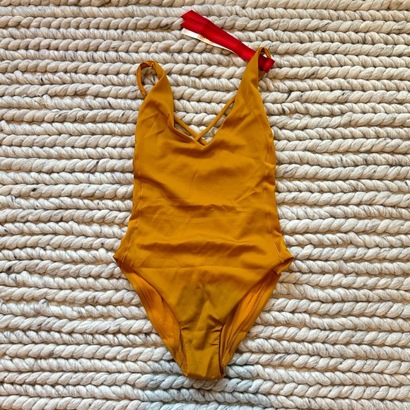 NWT Left On Friday Weekender Suit 24k (Gold) Size Small Discontinued Color/Style - Picture 6 of 9